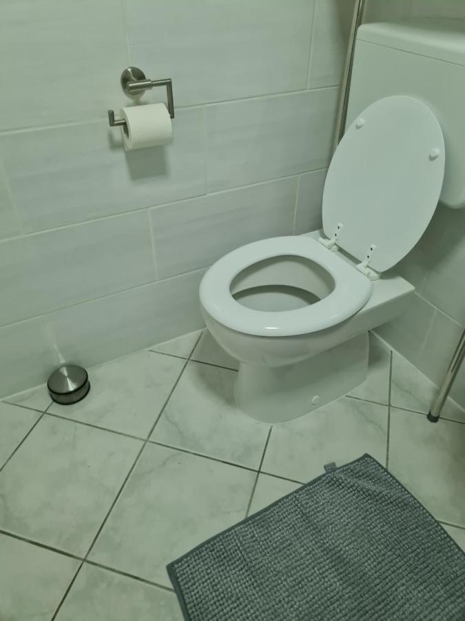 Hostel Haupt 3 Eningen unter Achalm Zewnętrze zdjęcie