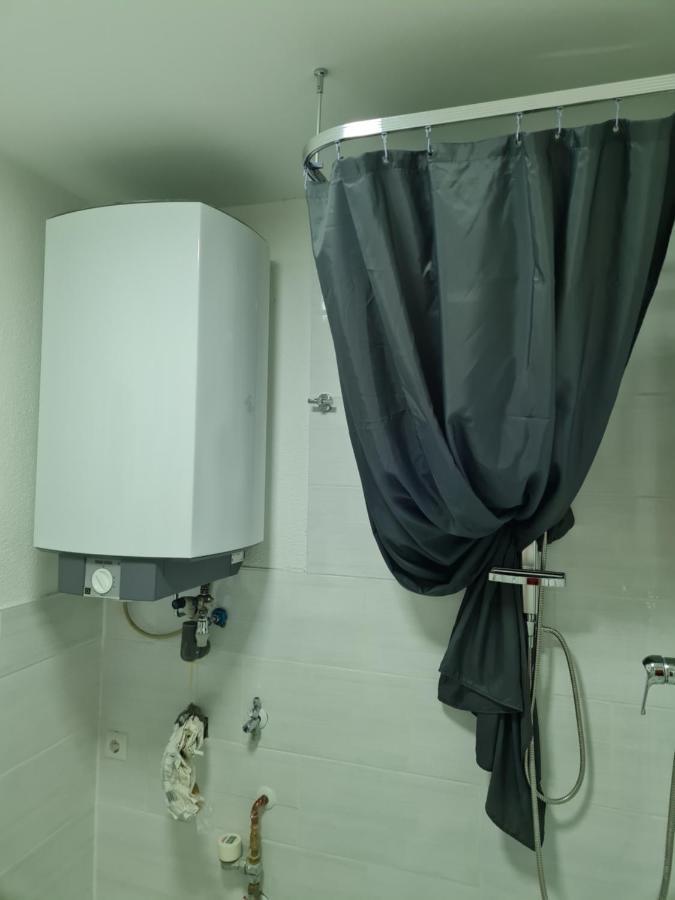 Hostel Haupt 3 Eningen unter Achalm Zewnętrze zdjęcie